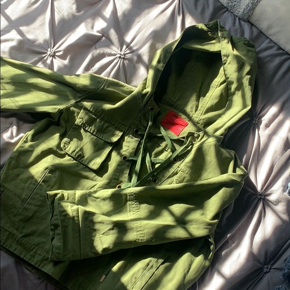 Green utility pullover - Picture 1 of 3